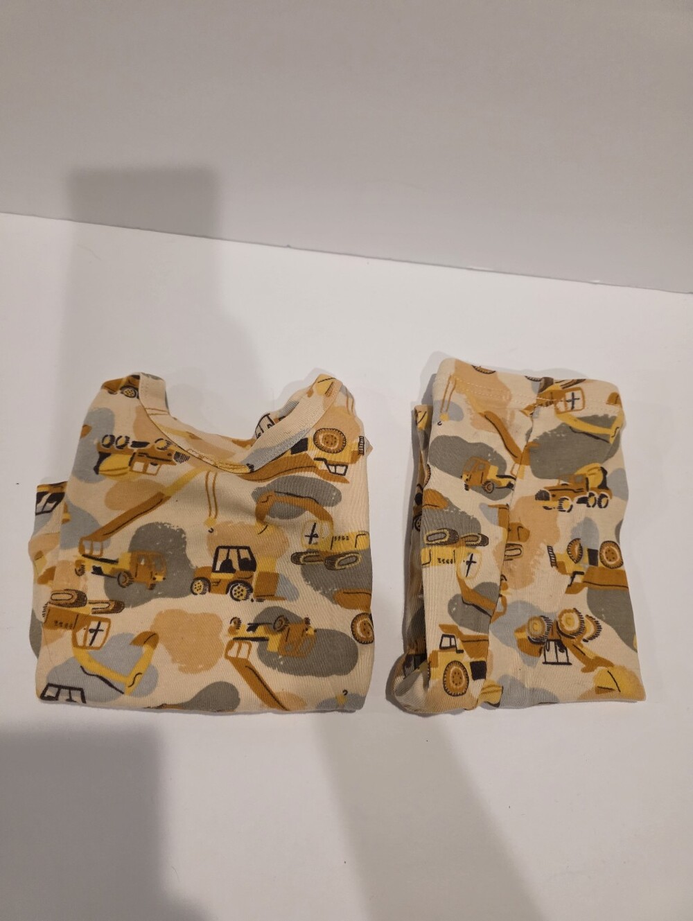 Baby Gap Organic Cotton Soze 2 Kids Construction Print Pajama Set - Yellow